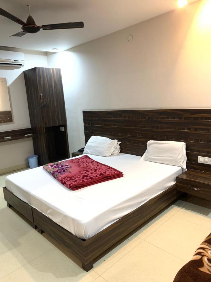 Hotel Sukhman Residency Amritsar Bagian luar foto