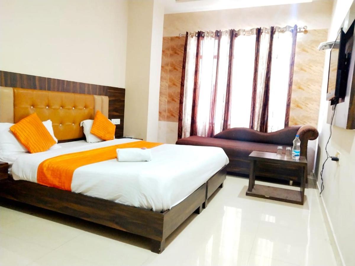 Hotel Sukhman Residency Amritsar Bagian luar foto