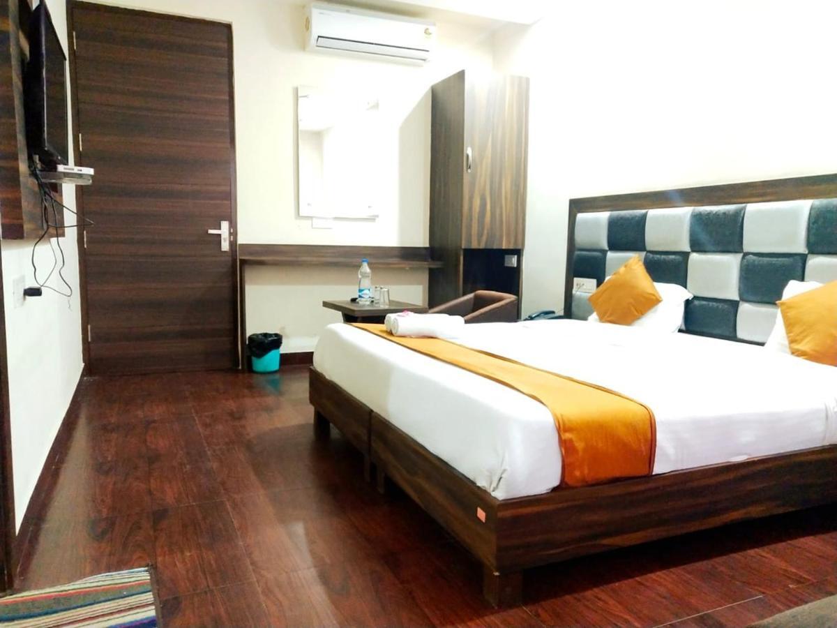 Hotel Sukhman Residency Amritsar Bagian luar foto