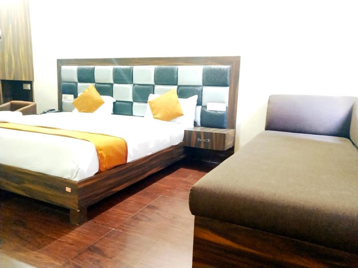 Hotel Sukhman Residency Amritsar Bagian luar foto
